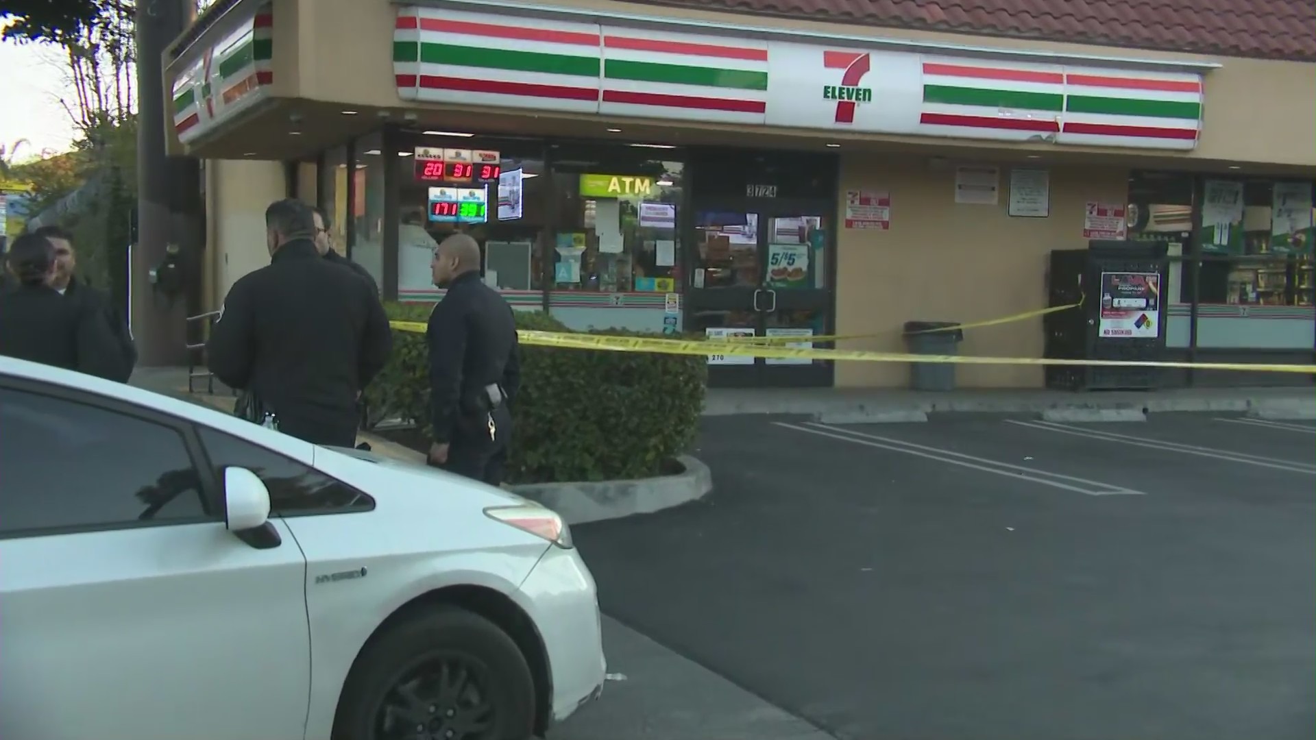 An ATM was stolen from a 7-Eleven store in Lincoln Heights on Feb. 7, 2023. (KTLA)