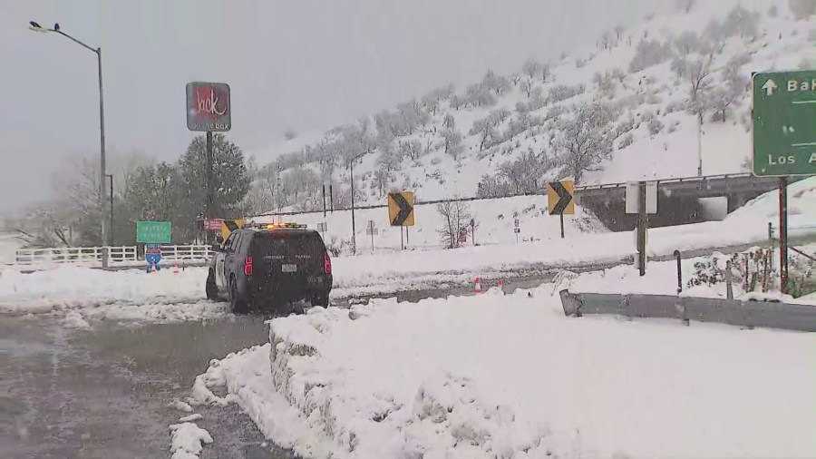 Roads on the 5 Freeway on the Tejon Pass/Grapevine closed due to heavy snowfall. (KTLA)