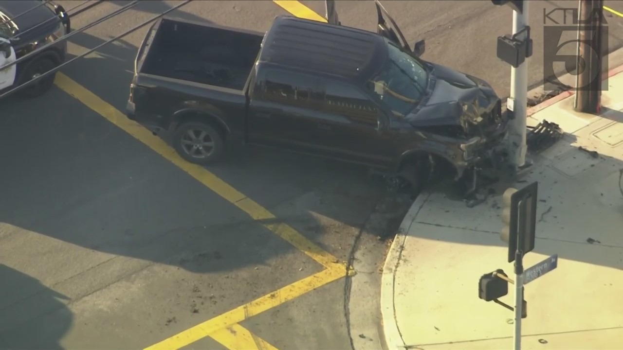 Suspect crashes into street pole during a pursuit in L.A. County. (KTLA)