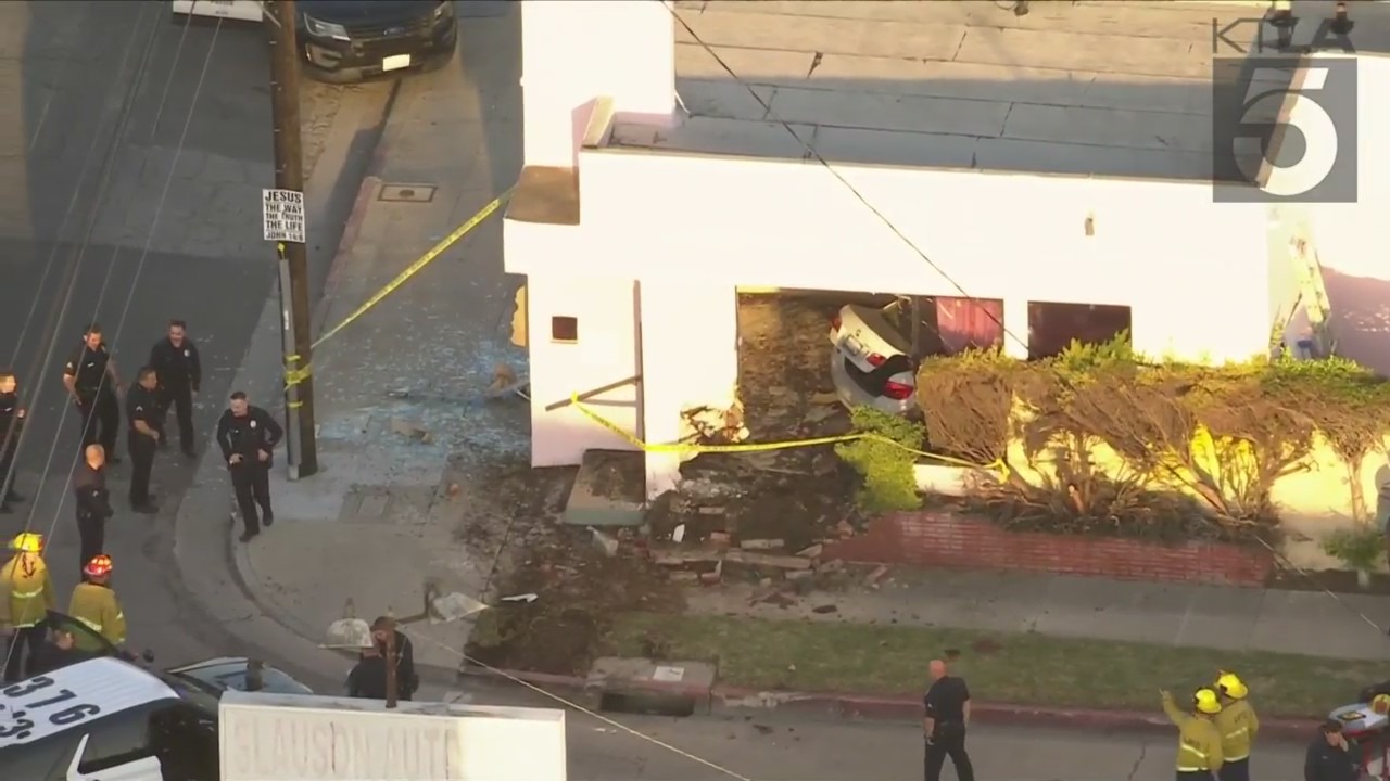 Driver crashes into building after high-speed pursuit in Hyde Park on March, 3, 2023. (KTLA)