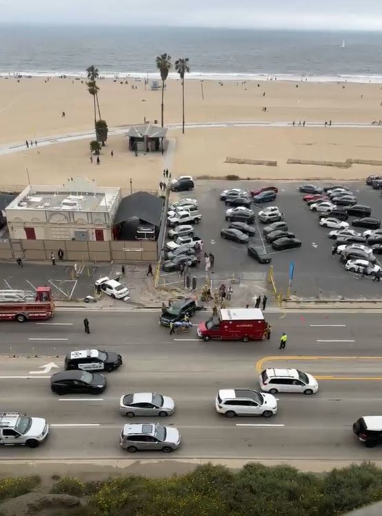 One person was killed and nine others were hospitalized after a crash in Santa Monica on April 29, 2023. (Citizen)