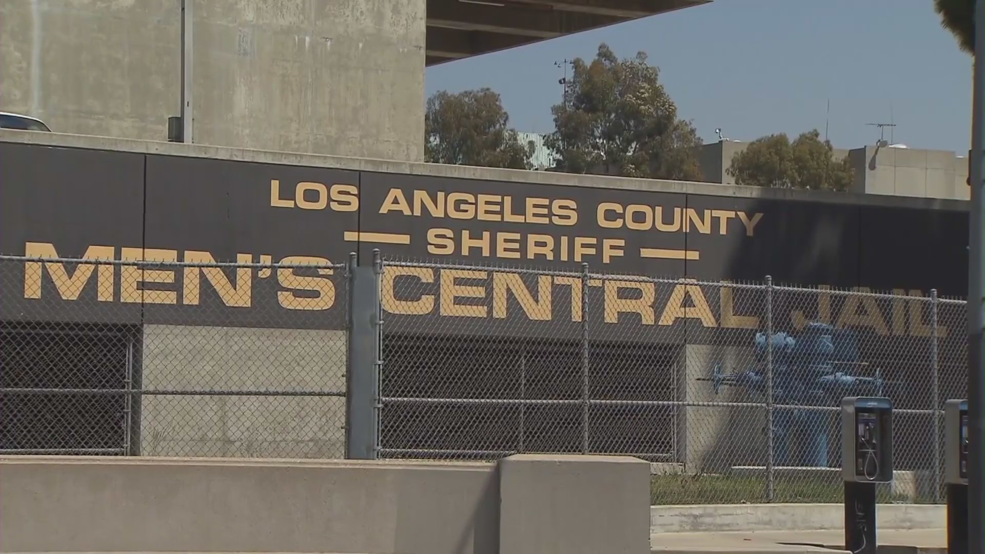 Los Angeles County Sheriff's Department - Men's Central Jail (KTLA)