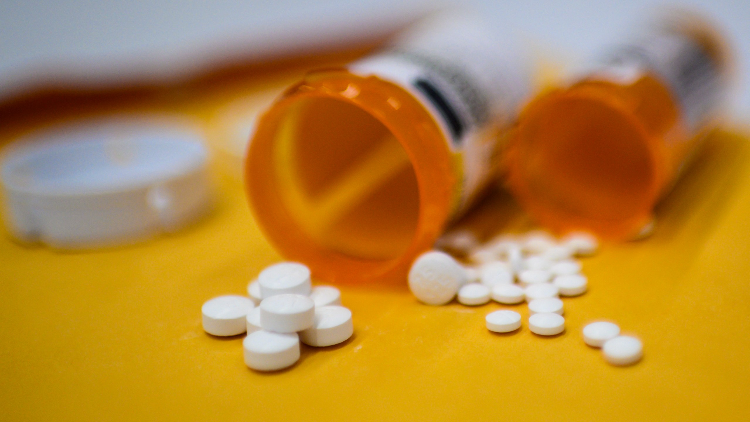 This illustration image shows tablets of opioid painkiller Oxycodone delivered on medical prescription taken on Sept. 18, 2019, in Washington, D.C. (Eric Baradat / AFP)