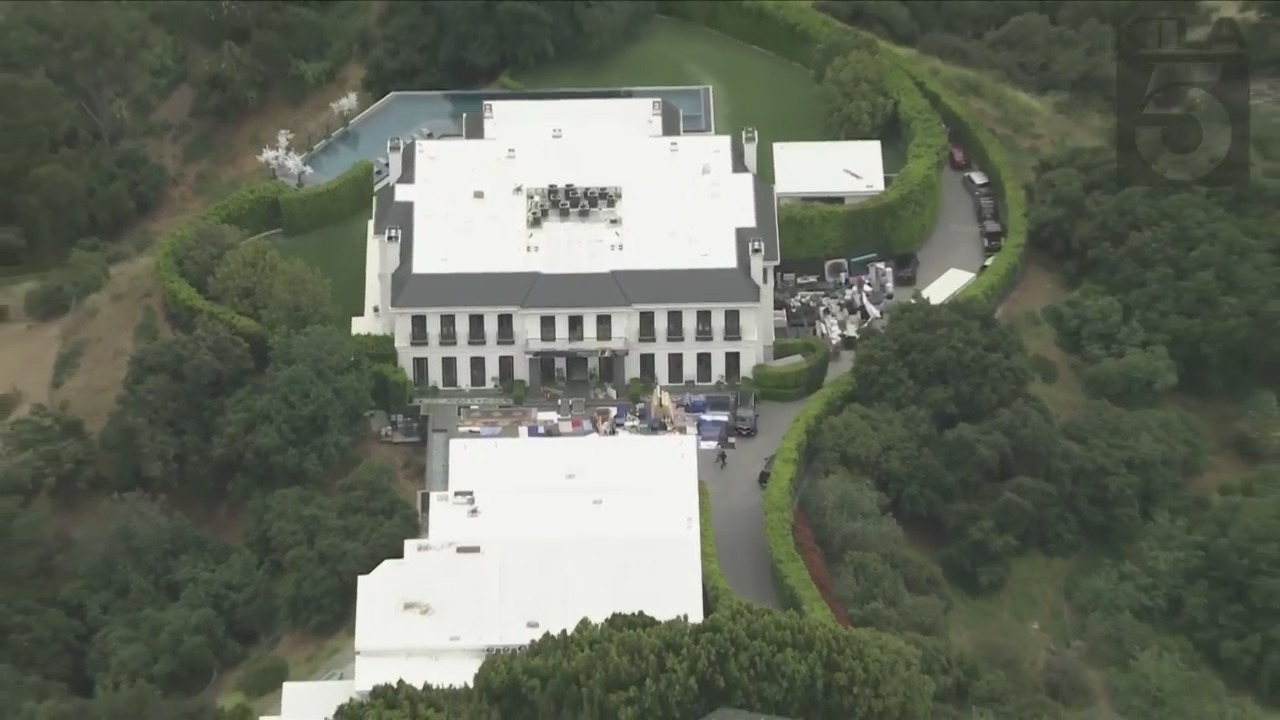 Jennifer Lopez and Ben Affleck’s new Beverly Hills home purchased for $60,850,000 on May 31, 2023. (KTLA)