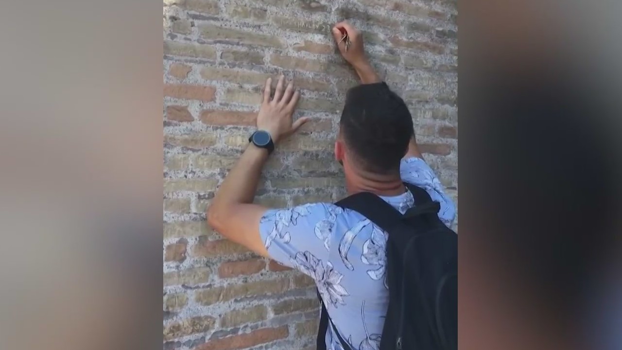 Tourist seen vandalizing the Colosseum in Rome