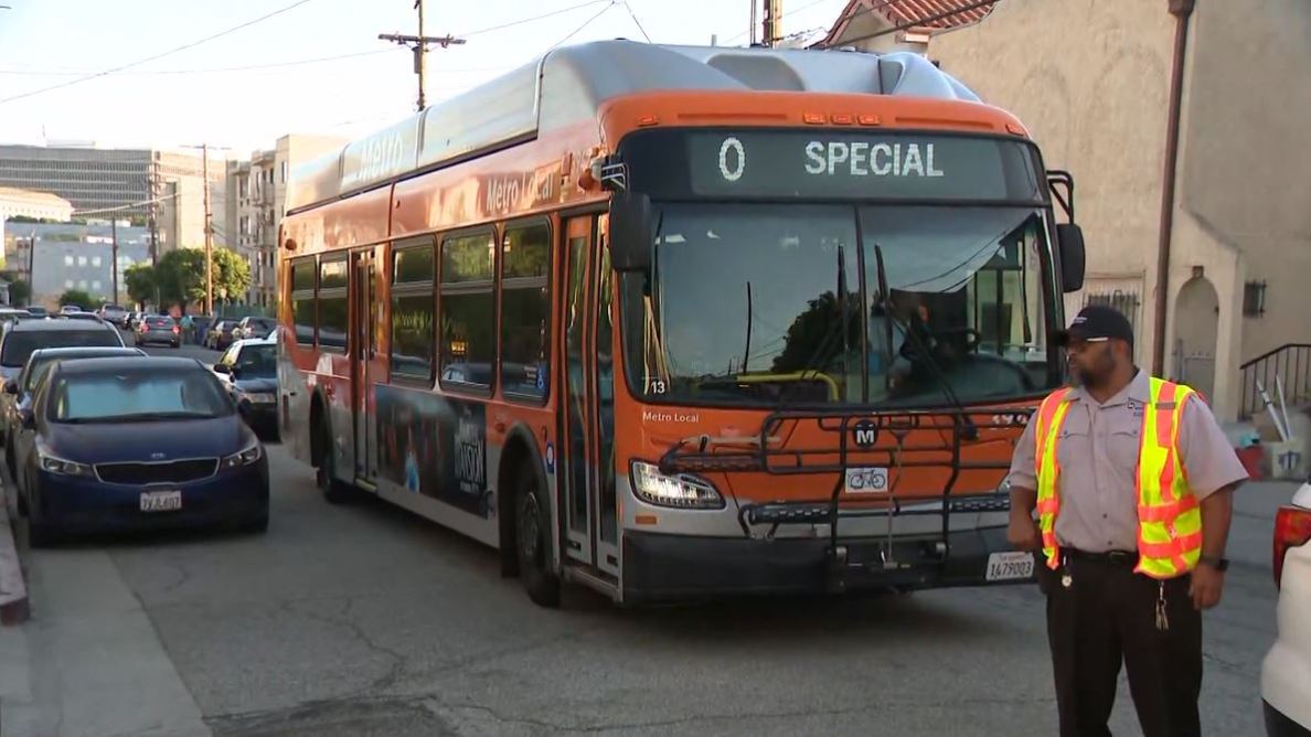 A fourth bus carrying 45 migrants from Texas arrived in Los Angeles’ Union Station on July 18, 2023. (KTLA)