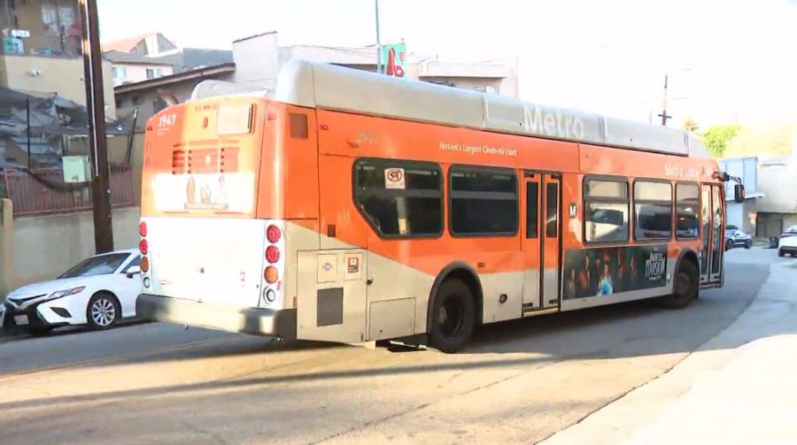 A fourth bus carrying 45 migrants from Texas arrived in Los Angeles’ Union Station on July 18, 2023. (KTLA)