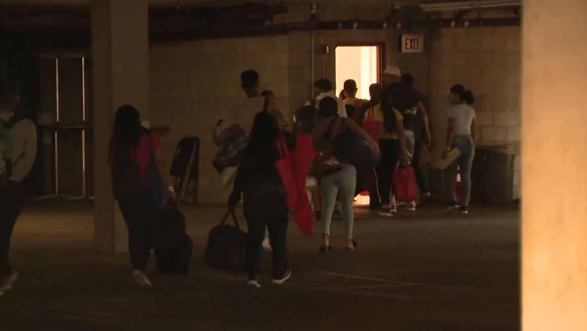 A fourth bus carrying 45 migrants from Texas arrived in Los Angeles’ Union Station on July 18, 2023. (KTLA)v