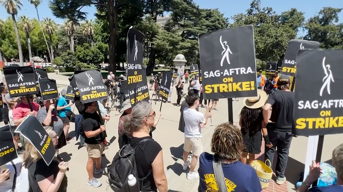 In Sacramento, SAG-AFTRA members picketed outside the front steps of the California State Capitol. (KTLA)