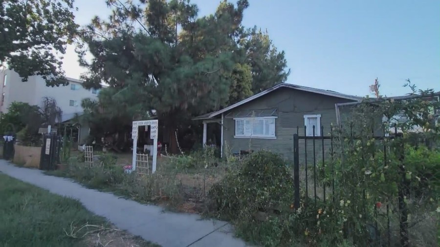 The North Hollywood bungalows and rental properties that will be allegedly replaced by HGTV star Tarek El Moussa's new residential apartment complex. (KTLA)