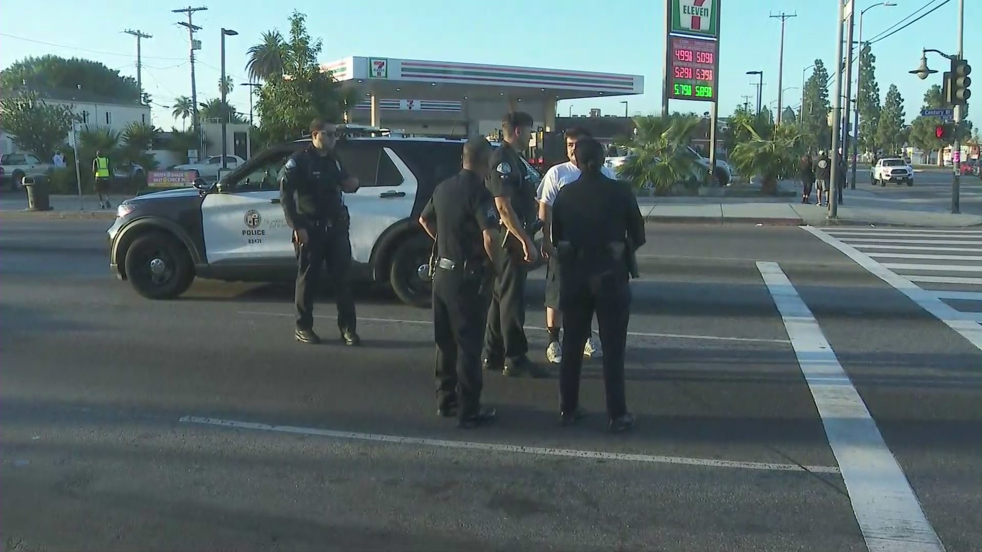 3 dead, 2 critical after violent car crash in South L.A.