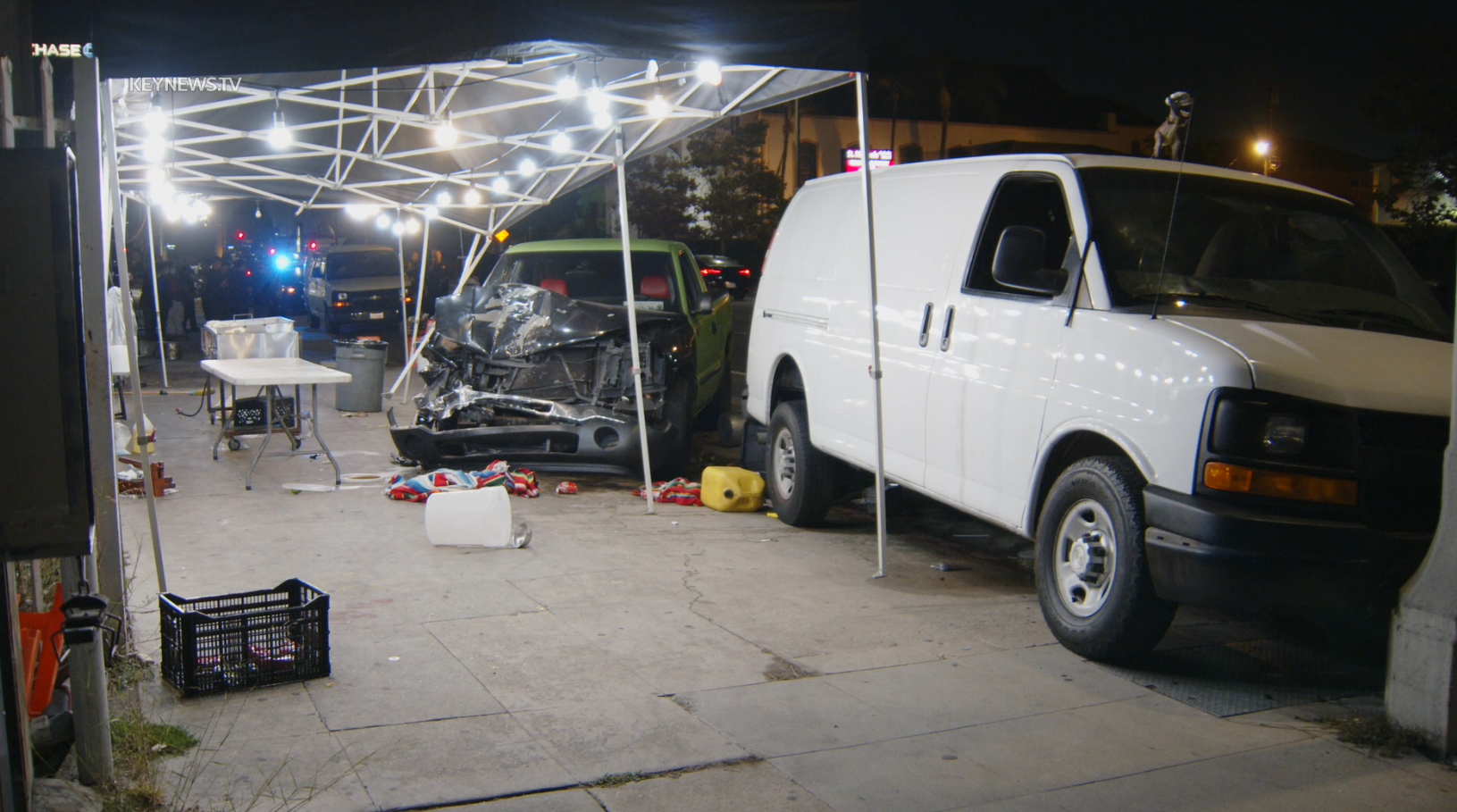 A pickup crashed into a South Los Angeles taco stand on Sept. 12, 2023. (KeyNews.TV)