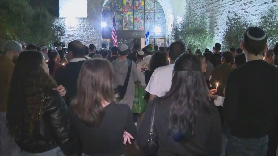 Hundreds gathered for a candlelight vigil at the Sephardic Temple Tifereth Israel in Westwood on Oct. 10, 2023, standing in solidarity with the innocent lives lost in the Israel-Palestinian war. (KTLA)