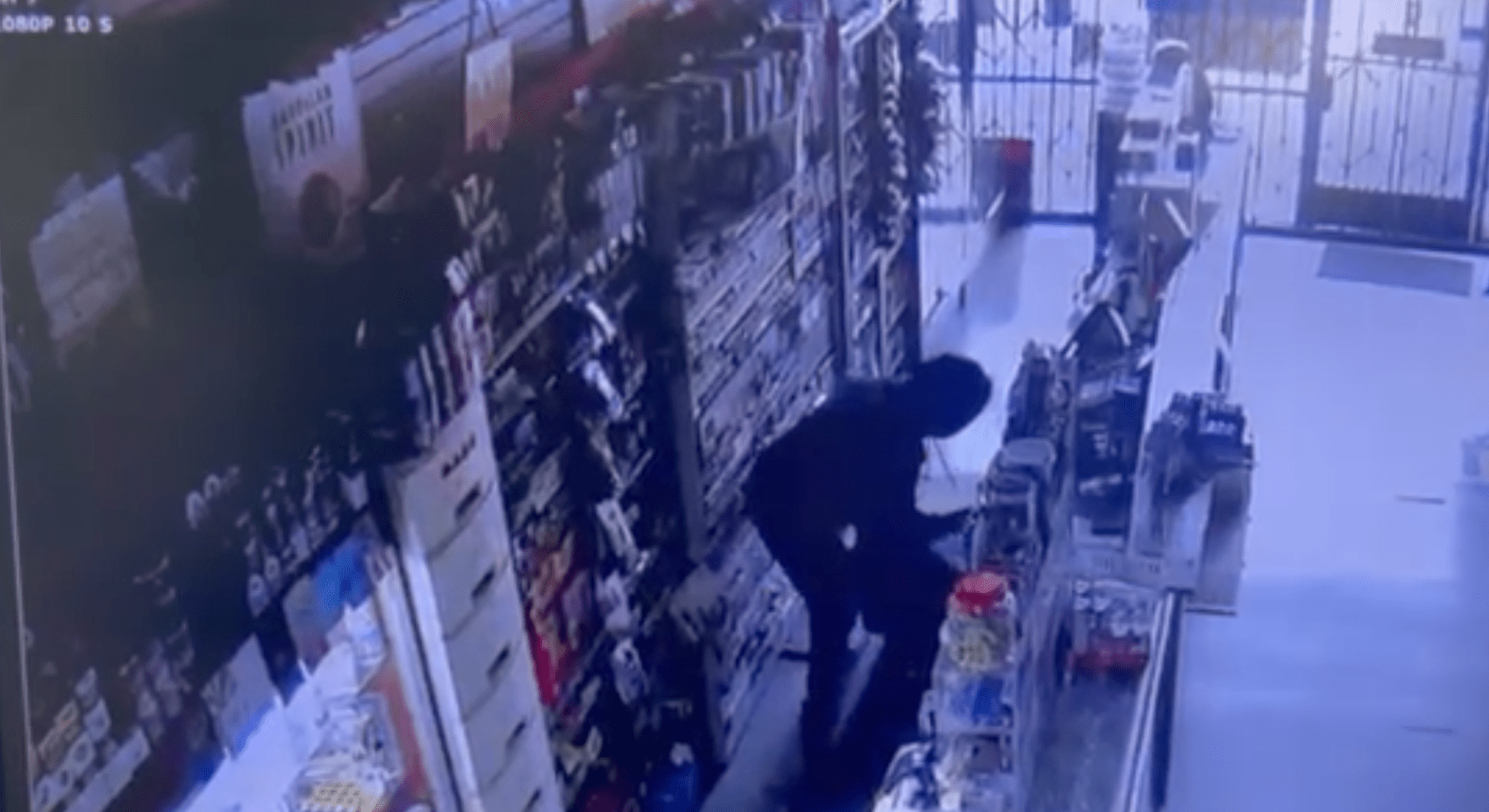 rope-climbing thief steals lotto scratchers, cigarettes