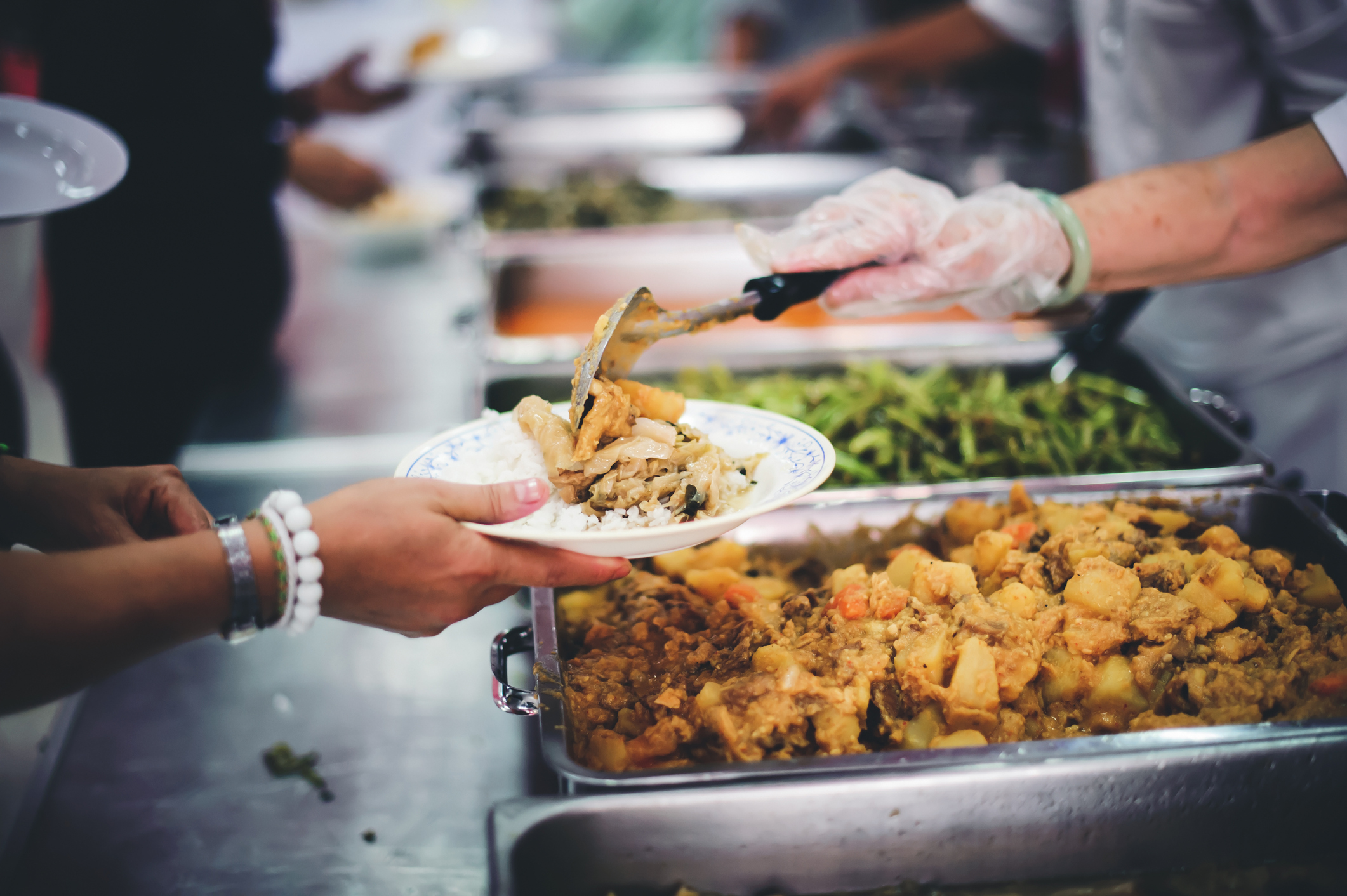 Free food and Thanksgiving meal donations. (Getty Images)