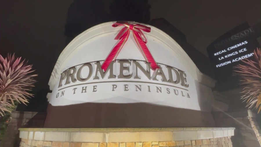 The Promenade on the Peninsula shopping mall in Rolling Hills Estates, California. (KTLA)