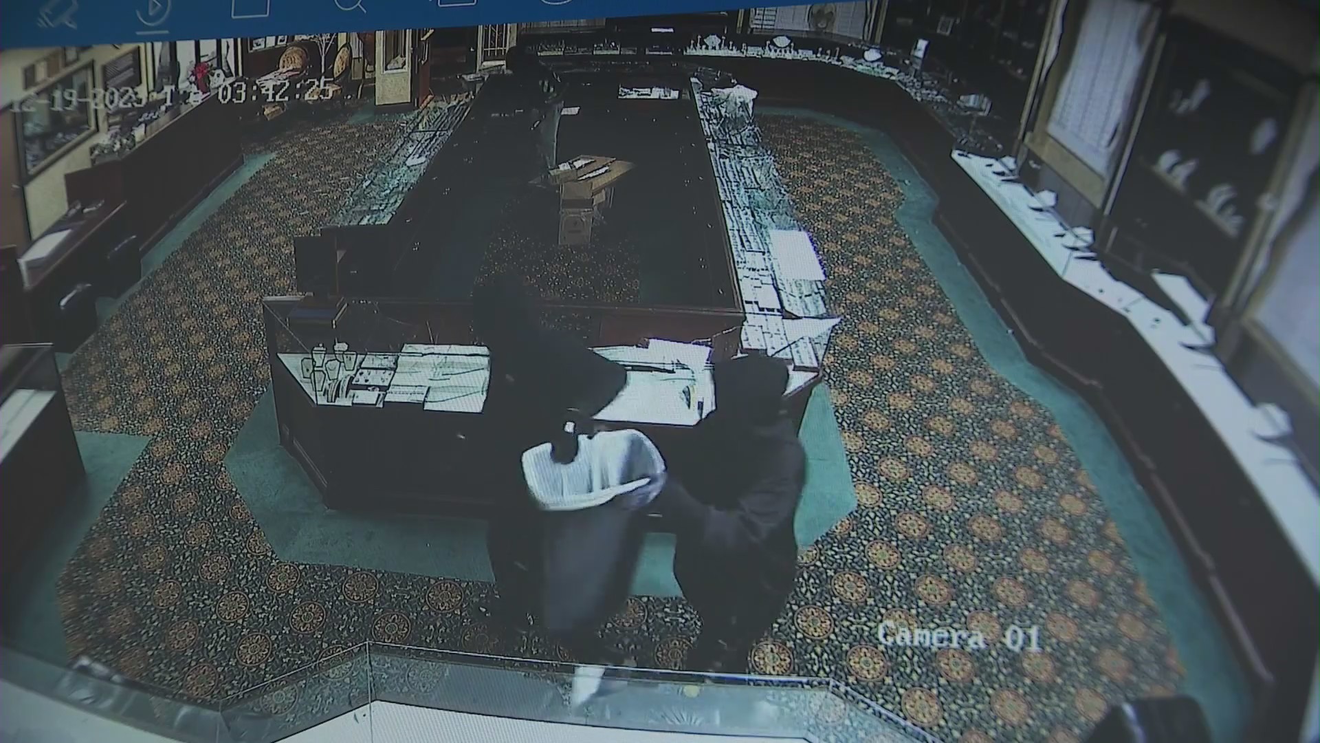 Surveillance video captured five thieves escaping with thousands of dollars worth of jewelry from a Victorville jewelry shop on Dec. 19, 2023. (Ozel Jewelers)