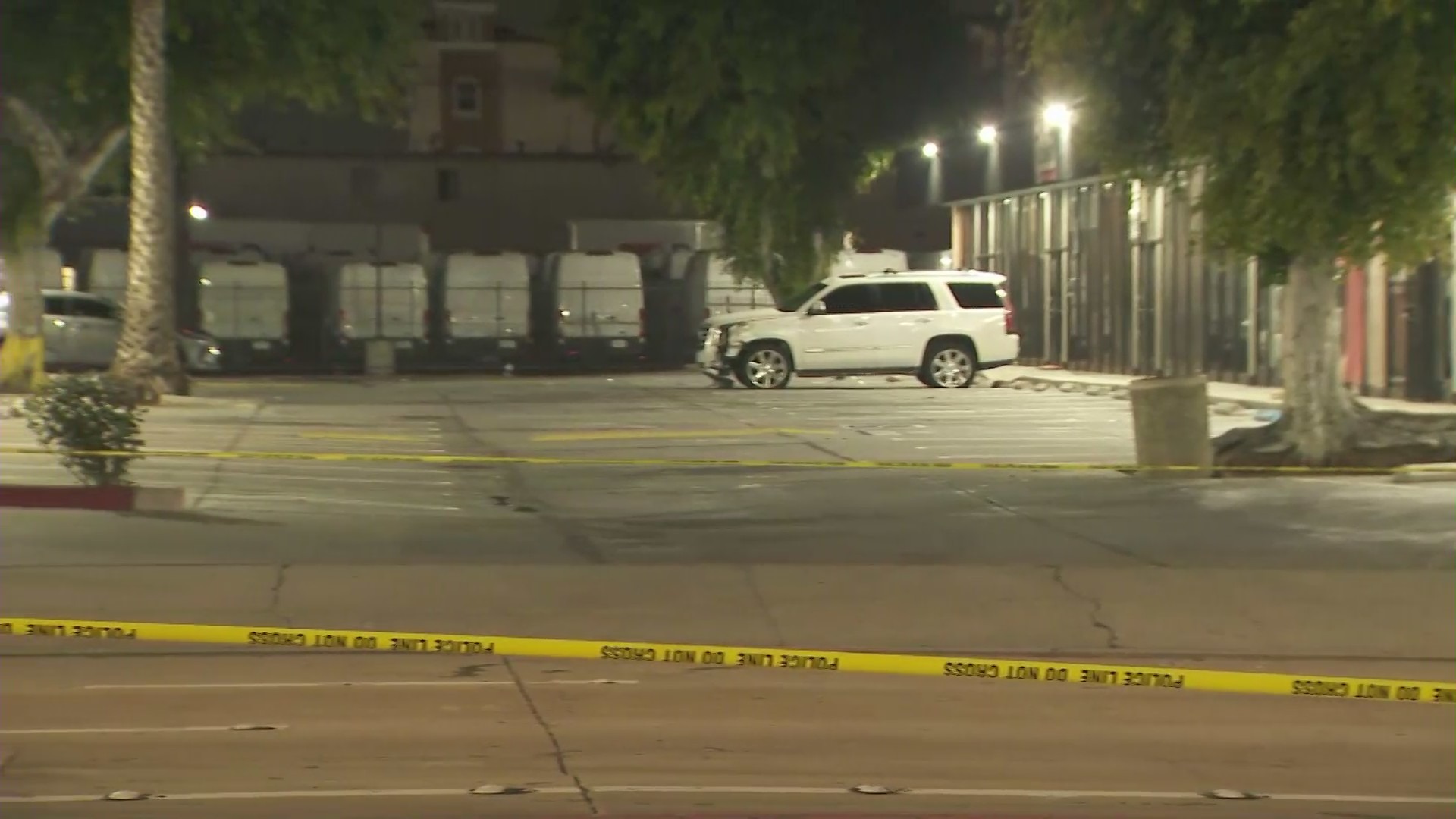 1 dead after shooting near strip mall in Hawthorne