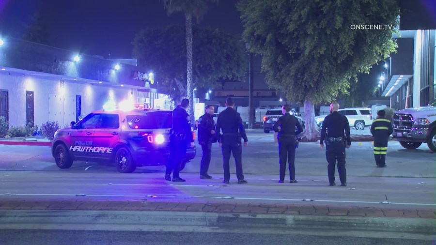 1 dead after shooting near strip mall in Hawthorne 