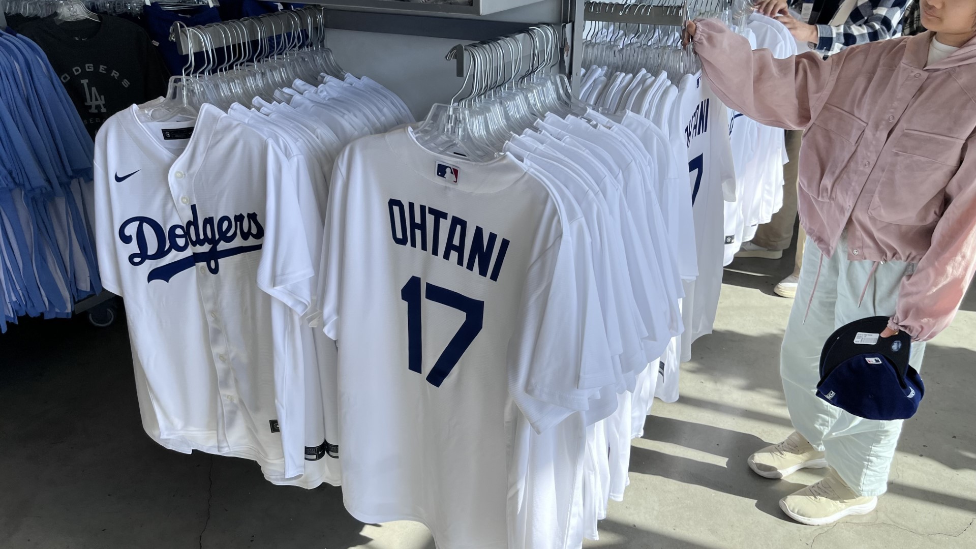 Shohei Ohtani Dodger jersey