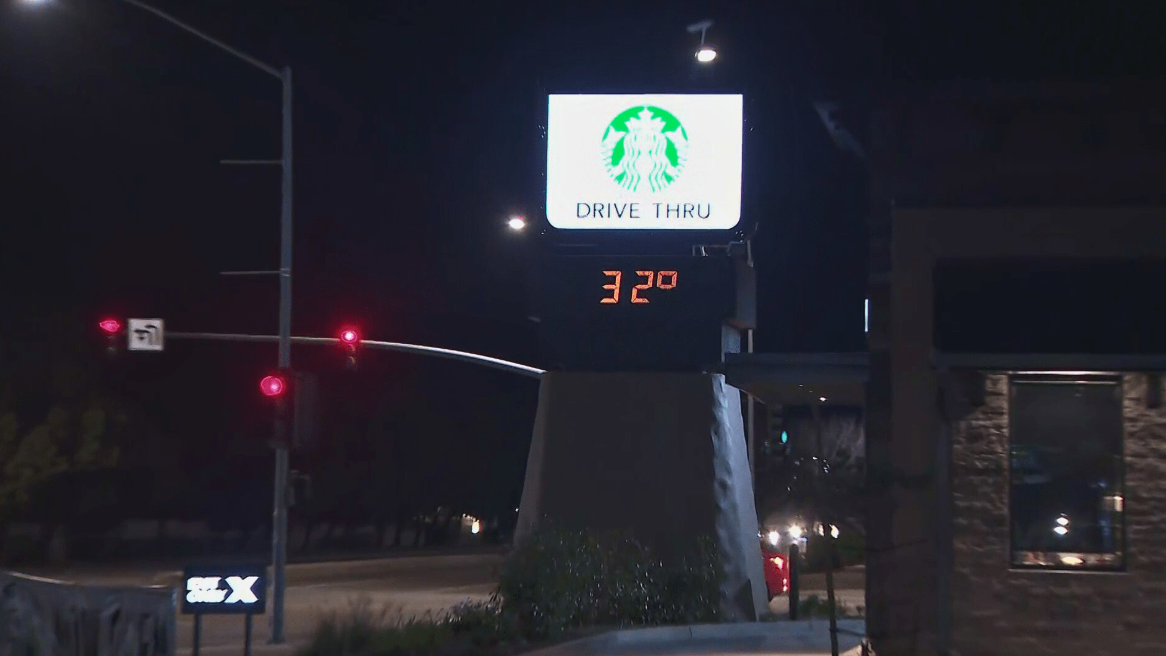 A thermometer in Santa Clarita reads 32 degrees on Jan 9, 2024.