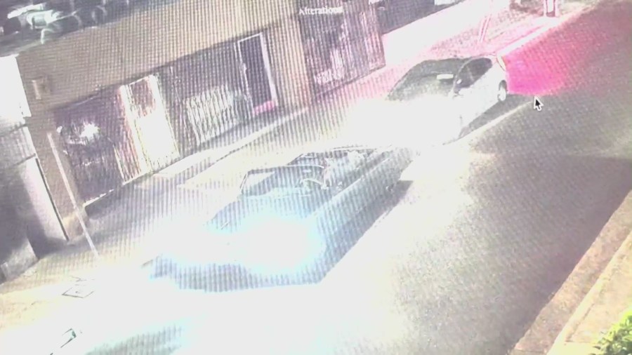 Video captured the moment two thieves stole a classic car worth over $100,000 outside a Woodland Hills home on Jan. 11, 2024. (Seth Wayne)