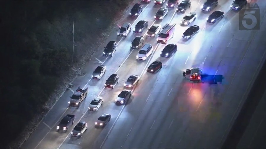 A bomb threat shut down the 118 Freeway near Porter Ranch on Jan. 20, 2024. (KTLA)