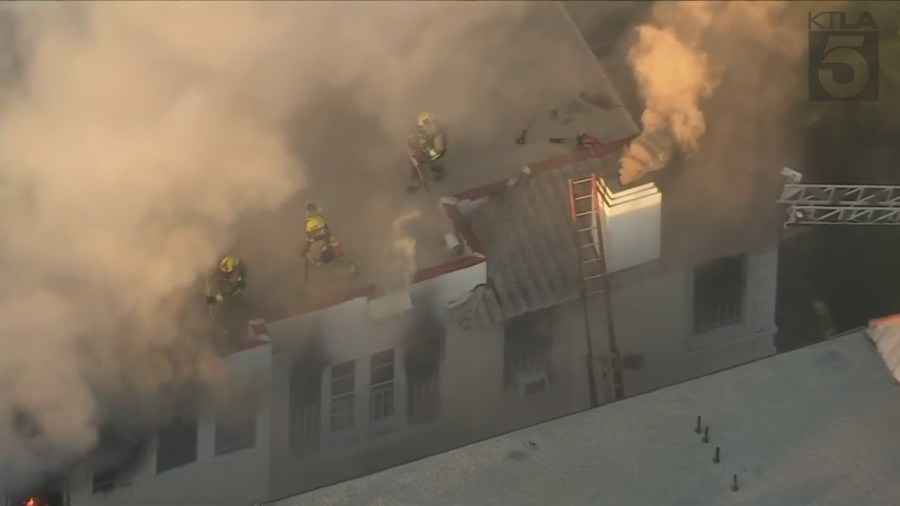 A massive fire engulfed an apartment building in the Koreatown on Jan. 26, 2024. (KTLA)