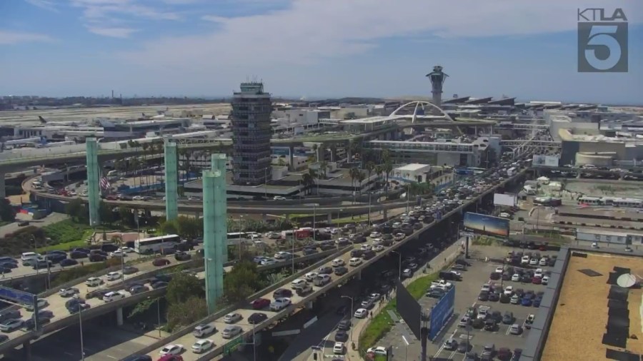 LAX Live traffic 3/17/24