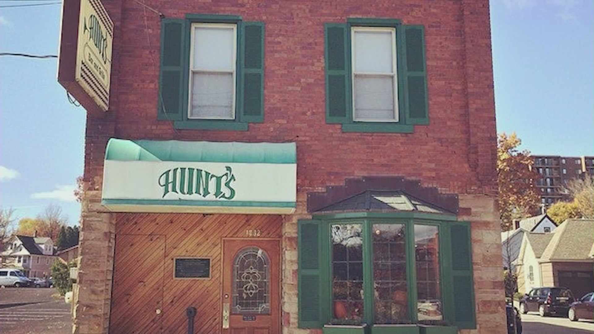 The restaurant David and Leslie Hunt ran together in Cuyahoga Falls, Ohio called Hunt's Bar & Grill. (Hunt Family)