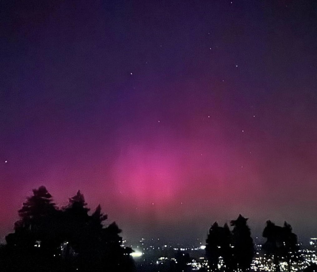 The northern lights captured near Mountain High in Southern California on May 10, 2024. (@newadventuresdaily_)