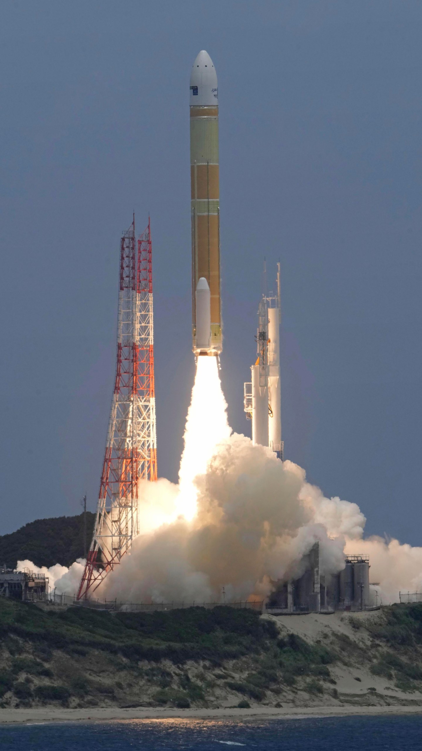 Japan’s H3 rocket with satellite Daichi 4 lifts off the launch pad in Tanegashima Space Center, Tanegashima, Kagoshima prefecture, southern Japan, Monday, July 1, 2024. Japan’s space agency on Monday launched the new flagship H3 rocket carrying an upgraded observation satellite for disaster response and security.(Kyodo News via AP)