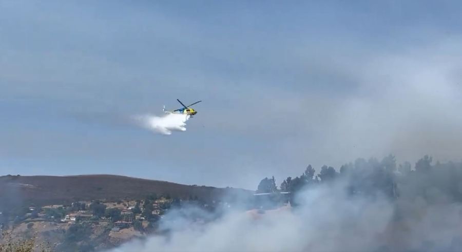 A brush fire has forced officials to issue an evacuation order in Thousand Oaks on Saturday, July 6, 2024. (Robert Navarro)