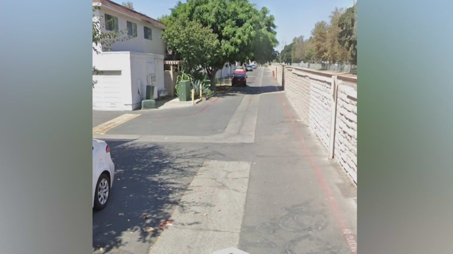 The alleyway where the Ocampo brothers found an illegal firework discarded on the ground on July 5, 2024. (KTLA)