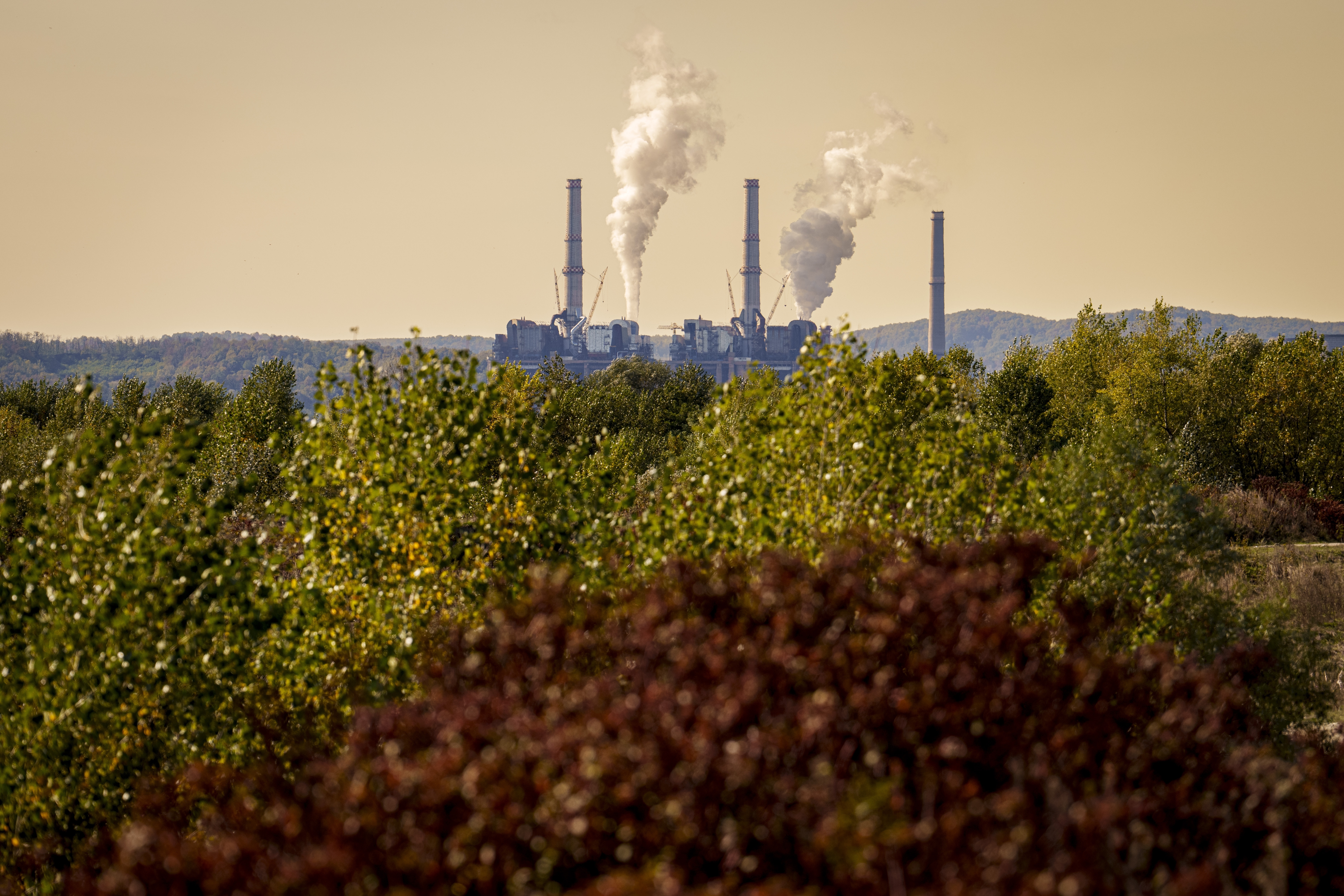 Rovinari, a plant that produces electricity from coal, operates in Rovinari, southern Romania, Friday, Oct. 11, 2024. (AP Photo/Vadim Ghirda)