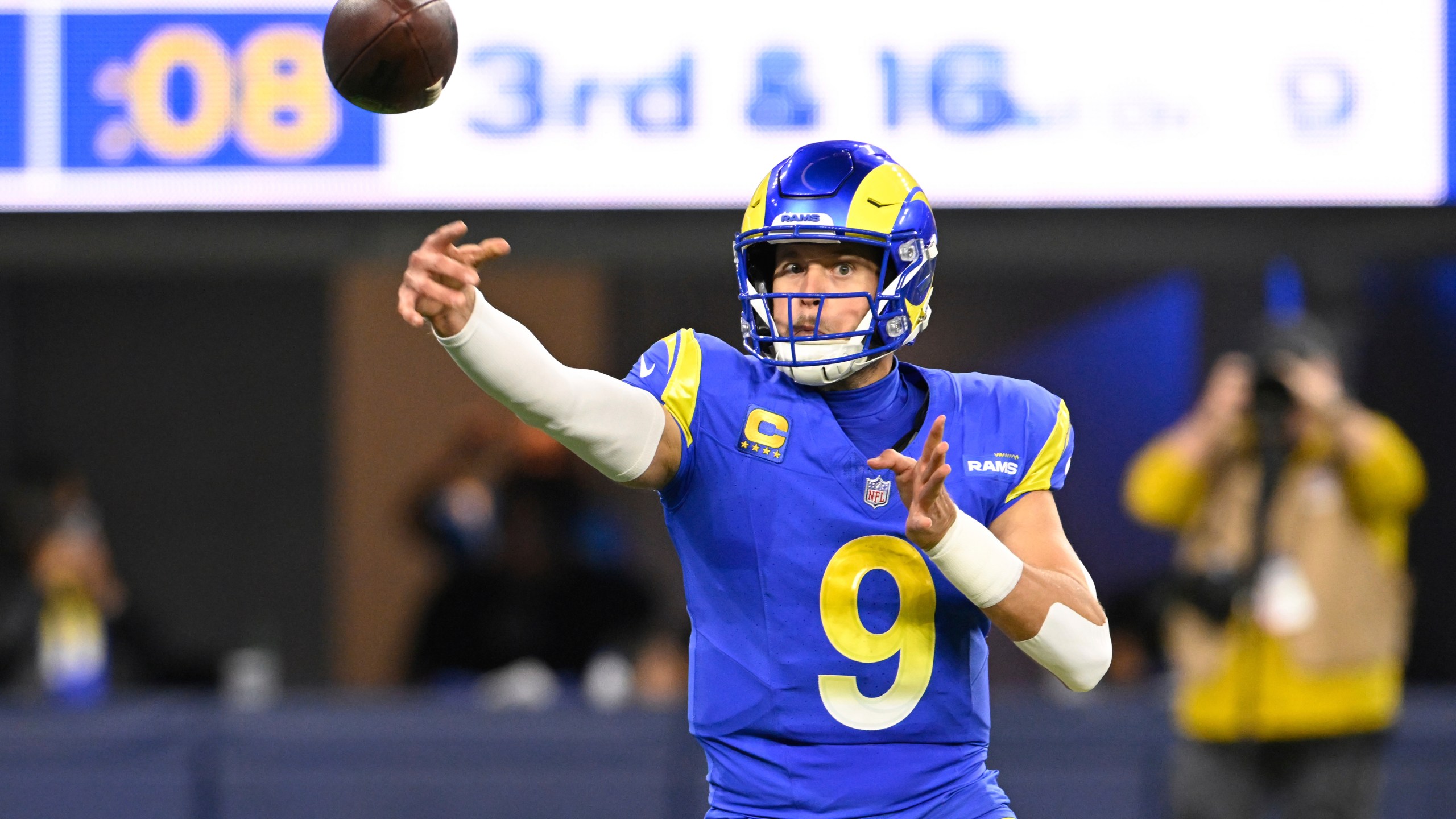 Los Angeles Rams quarterback Matthew Stafford (9) throw a pass during the first half of an NFL football game against the Arizona Cardinals, Saturday, Dec. 28, 2024, in Inglewood, Calif. (AP Photo/Alex Gallardo)